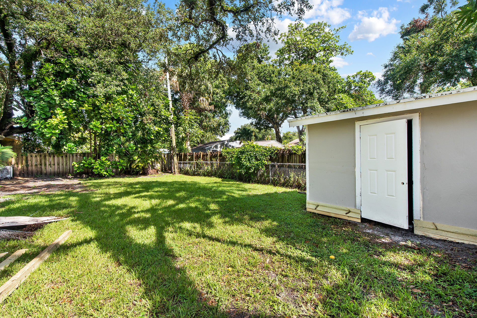 BACKYARD-2