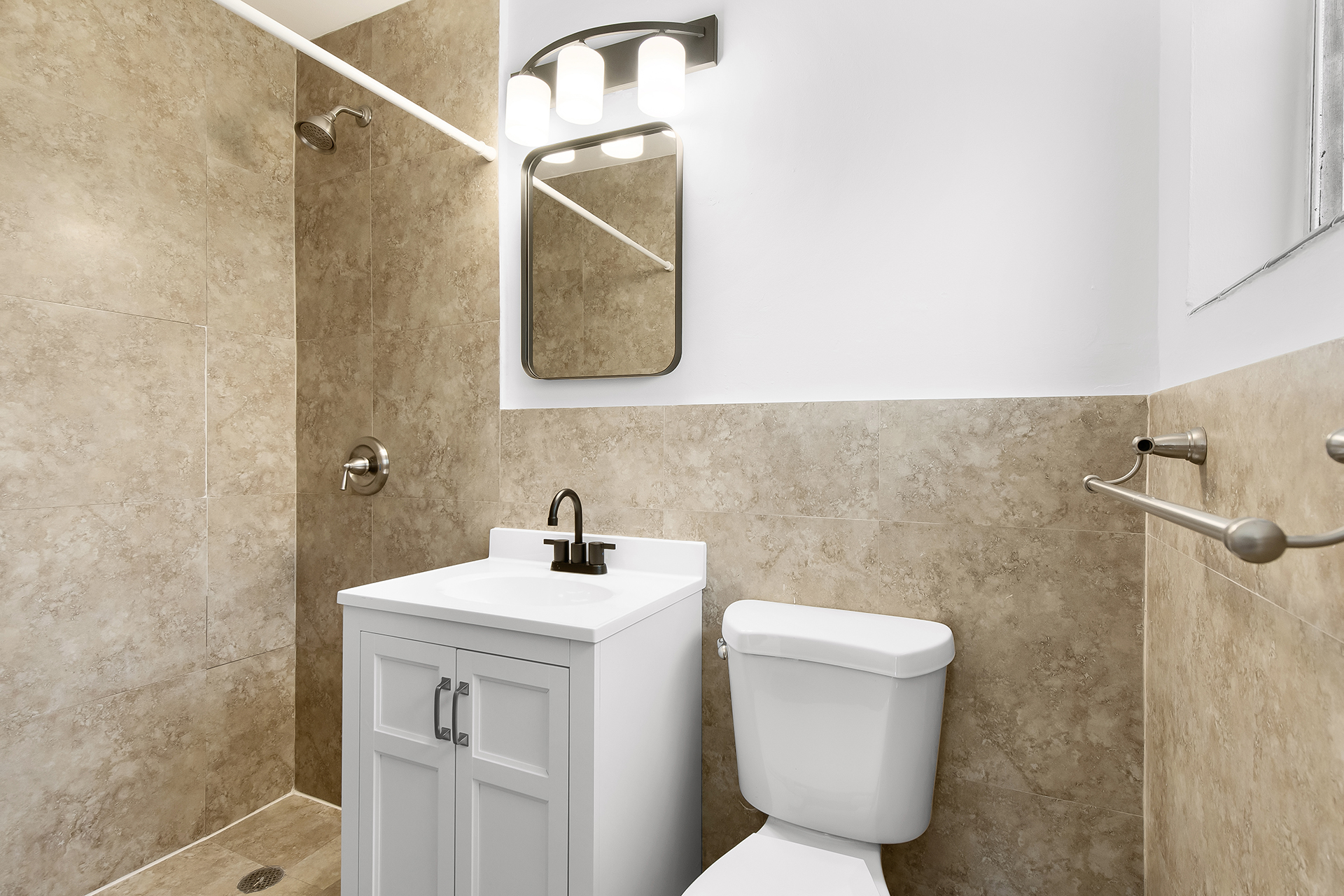 MASTER-BATHROOM