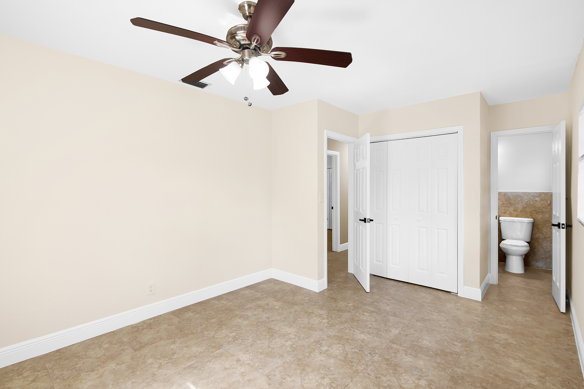 MASTER-BEDROOM