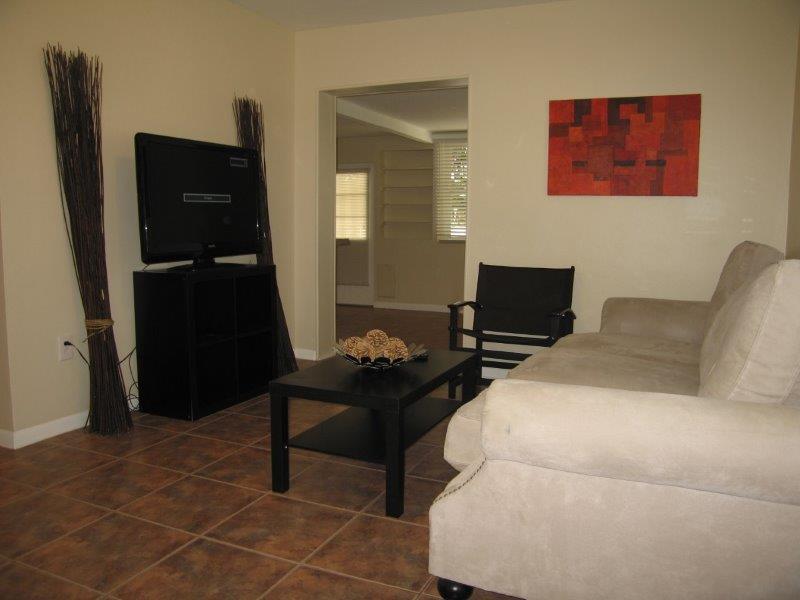 4 Living room side