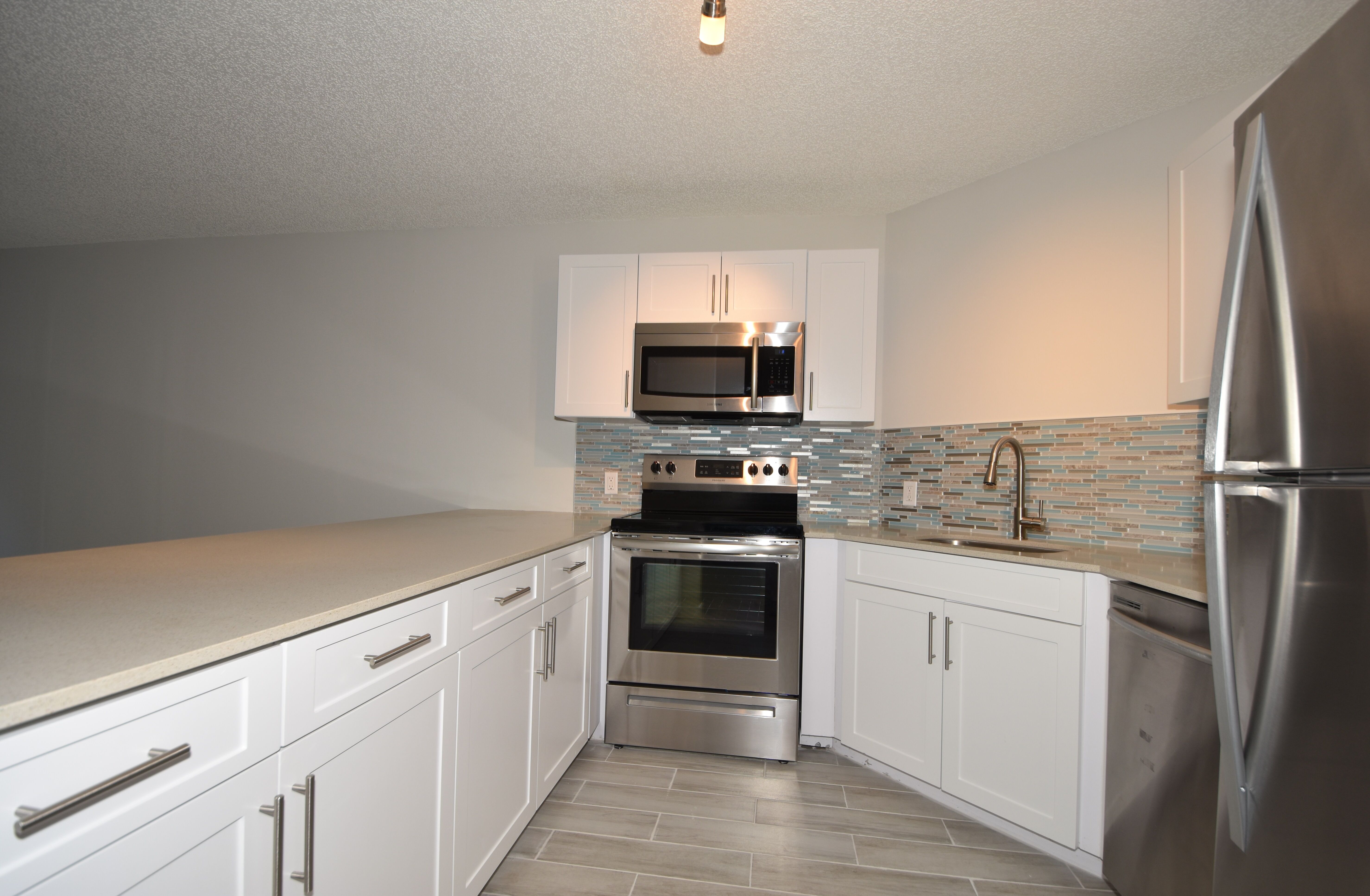6.KITCHEN.jpeg
