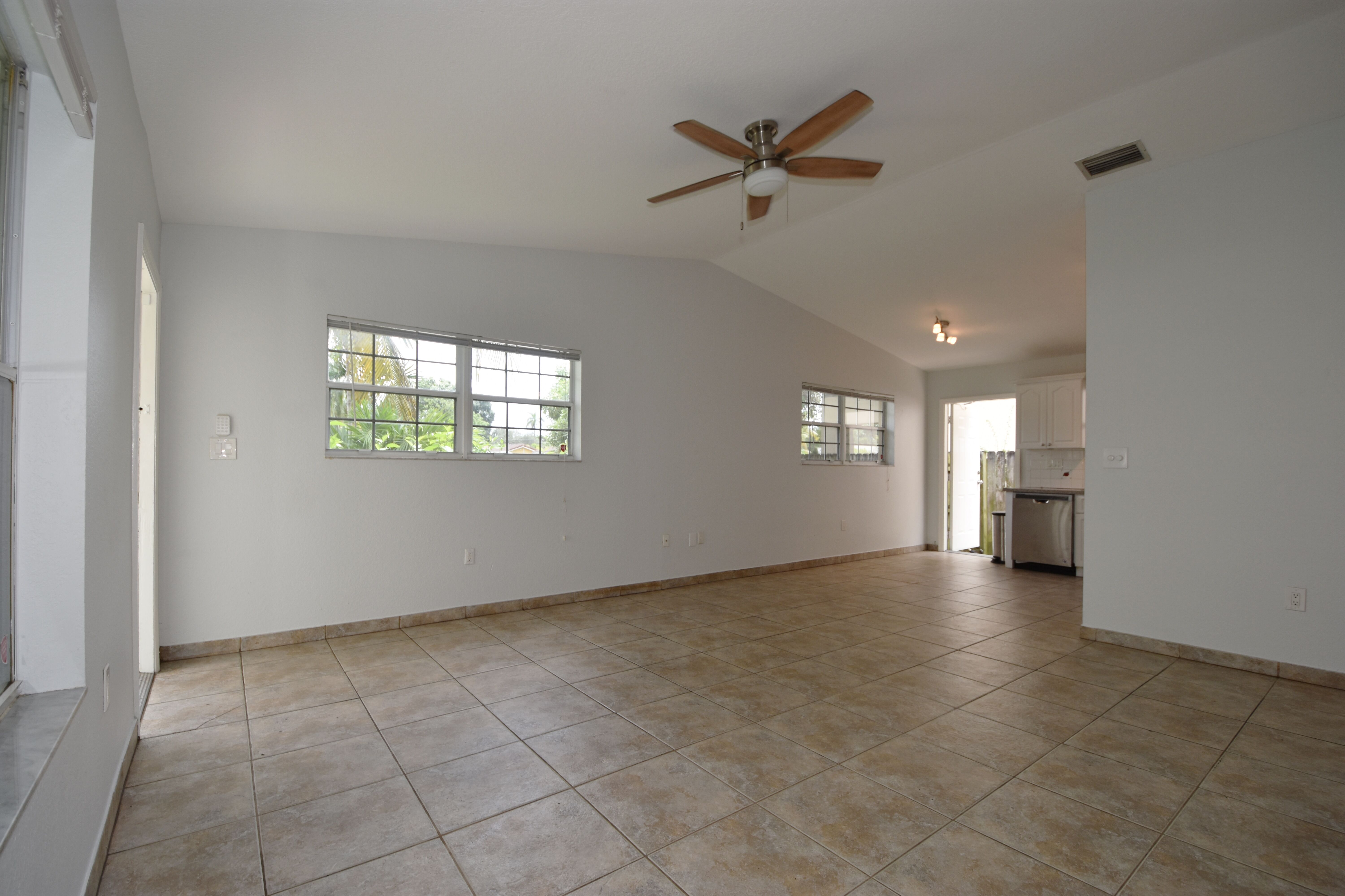 5 Living Room2.jpg