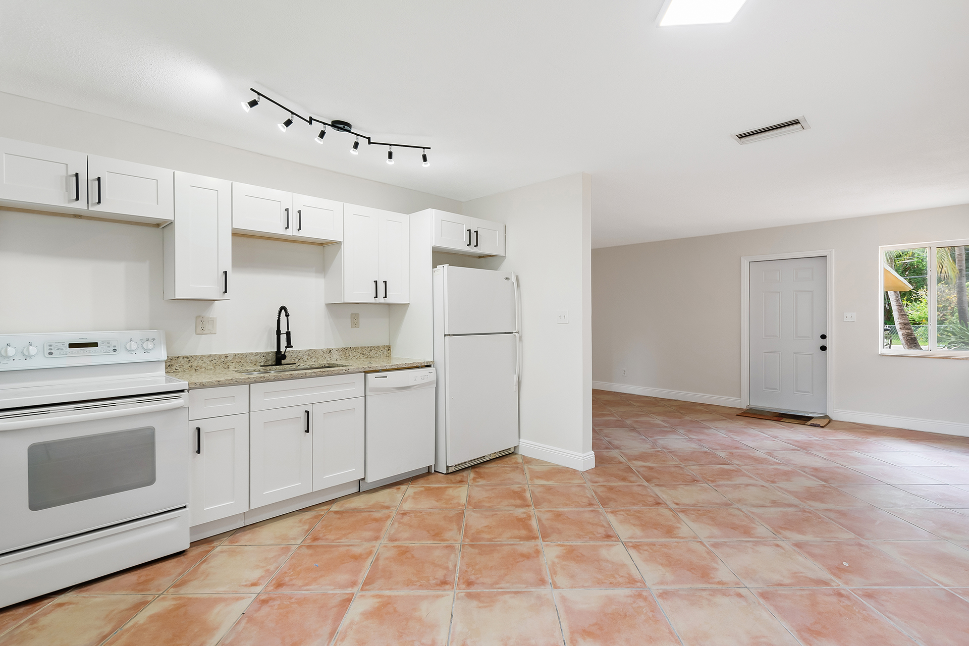 KITCHEN-DINING-AREA-2